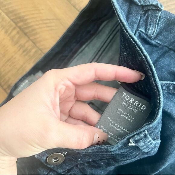 Torrid Women's Vintage Stretch Mid-Rise Flare Blue Denim Jeans Size 22R - Picture 6 of 7